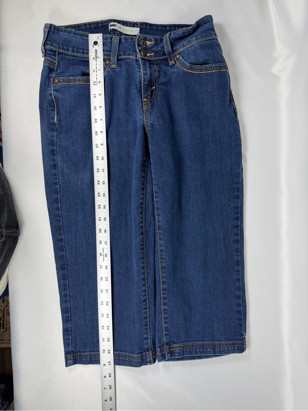 Levi’s Women’s Dark Blue Capri Jeans Size 8 - Picture 9 of 9